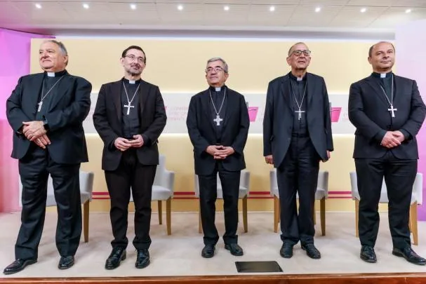 Los obispos de Madrid, Barcelona, Canarias y Tenerife han presentado hoy en la sede de la Conferencia Episcopal el programa oficial del Papa