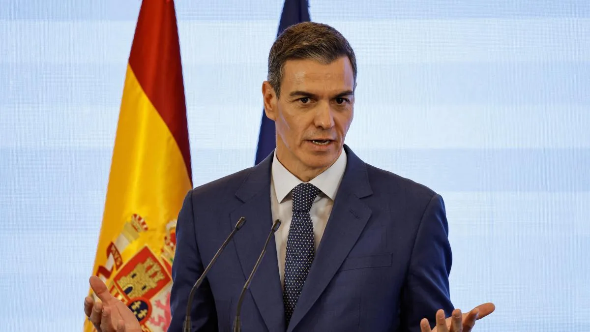 An incident on his plane forces Sánchez to land in Turkey when he was going to Armenia
