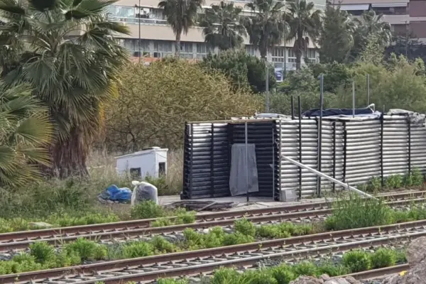 The lack of political response causes another protest to demand the removal of the tracks in Alicante