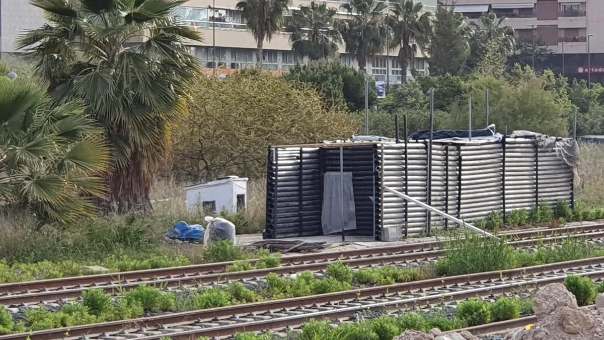 The lack of political response causes another protest to demand the removal of the tracks in Alicante