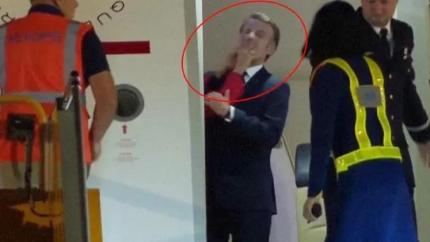 El manotazo de Brigitte Macron a su marido 