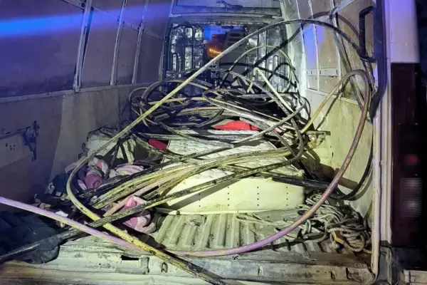 The Mossos arrest two copper thieves who caused delays this Wednesday on Rodalies