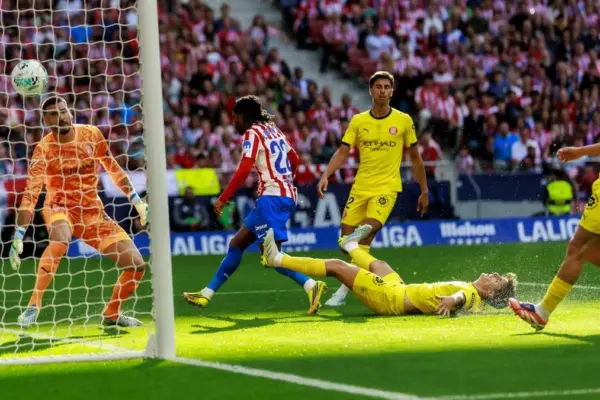 Atlético leaves Girona on the edge of the cliff and with the obligation to beat Elche to avoid relegation
