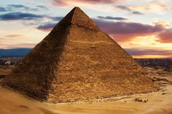 The architects of the Great Pyramid of Giza created a structure that has withstood earthquakes without suffering serious damage for centuries