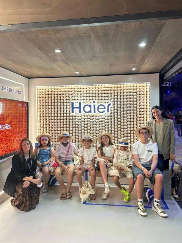 Haier collaborated with the Pequeño Deseo Foundation so that children with serious illnesses and their families could enjoy a special day at the tournament from VIP boxes