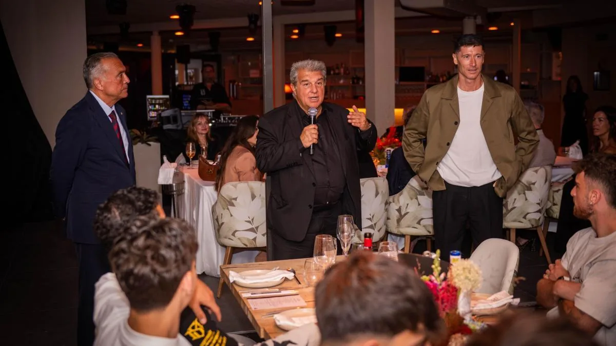 Barça's private party turns into an emotional farewell to Lewandowski
