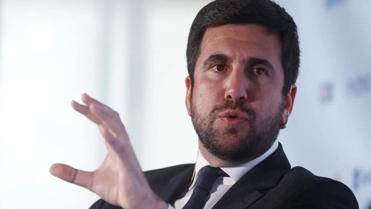 Enrique Riquelme takes the first step to challenge Florentino: informs the electoral board that he wants to run