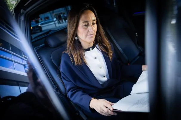 Minister Niubó, in her official car after the interview with 'La Vanguardia'