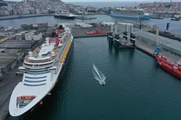 The cruise ship affected by a gastroenteritis outbreak arrives this Saturday in A Coruña