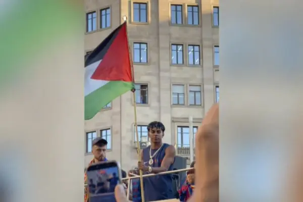 Israel lashes out at Lamine Yamal for waving the Palestinian flag in the street for the League