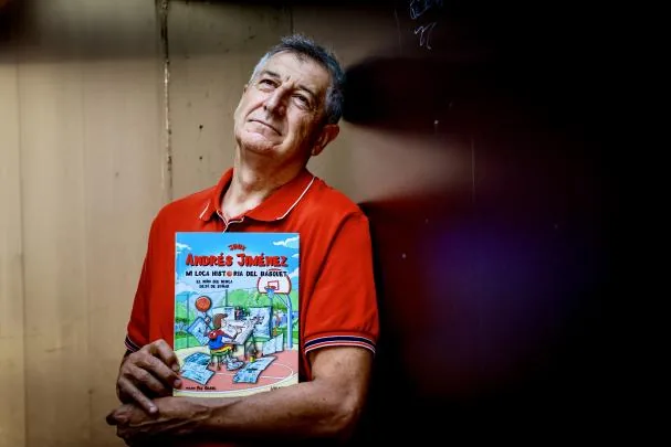 Andrés Jiménez, who was a basketball star, dreams of embracing his creation