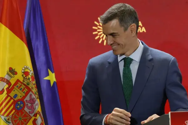 Sánchez insists on contrasting his management against the “noise” of the flood of legal cases