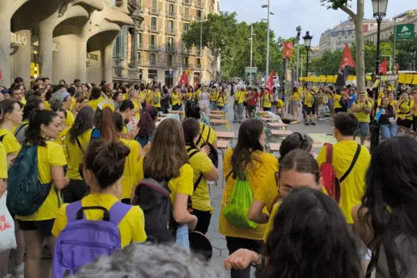 The teachers' strike reaches Barcelona and blocks access to Casa Batlló