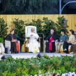 Half a million young people embrace the Pope on his first big Madrid night