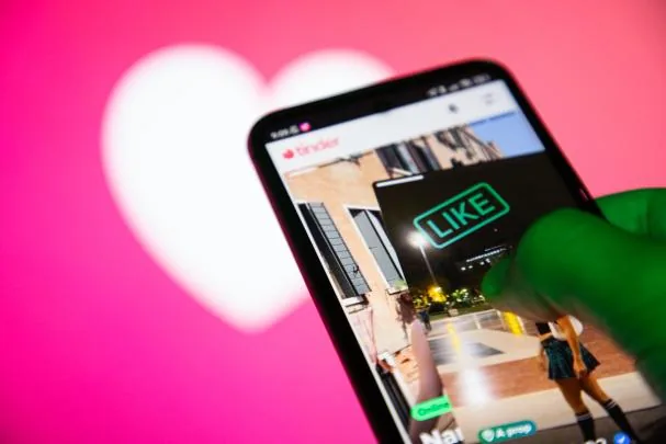 If a person doesn't write, doesn't keep the virtual conversation alive, or doesn't participate in it, Gen Z interprets it as a lack of interest, leading to insecurity, anxiety, and frustration.