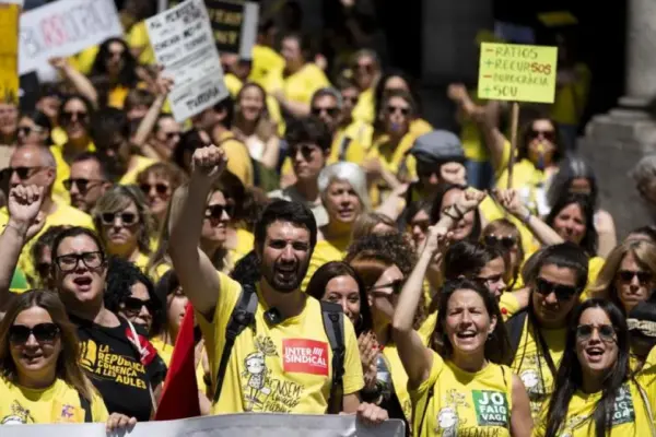 Teachers plan a single strike on Tuesday in Barcelona and a demonstration on the 14th