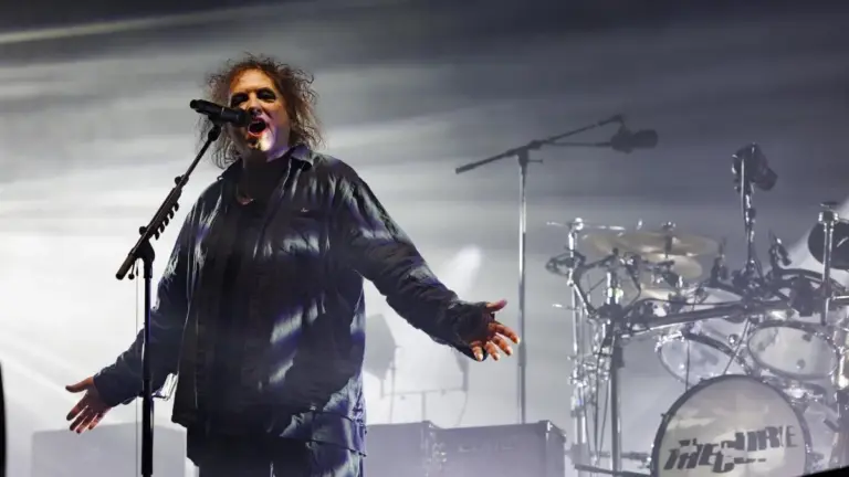 The Cure conquers all audiences with its light and darkness at Primavera Sound