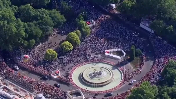 More than a million people attend the Pope's mass in Madrid's Cibeles square