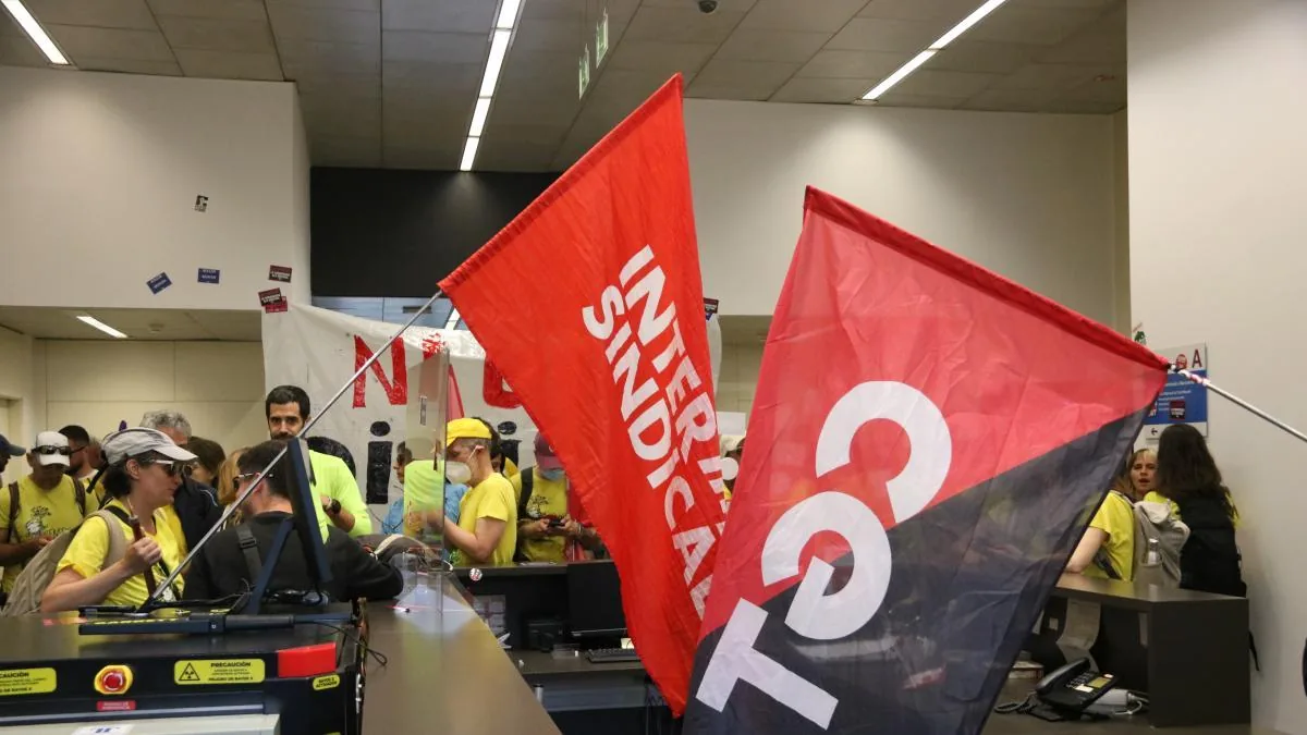Families ask the Government to promote an agreement on education outside the union table