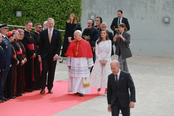 The Kings of Spain receive the Pope at Madrid airport