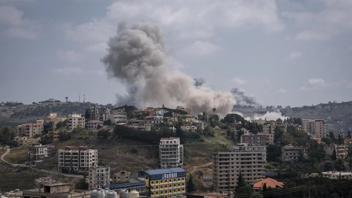 Lebanon and Israel agree on a ceasefire conditioned on Hizbullah's withdrawal from Litani