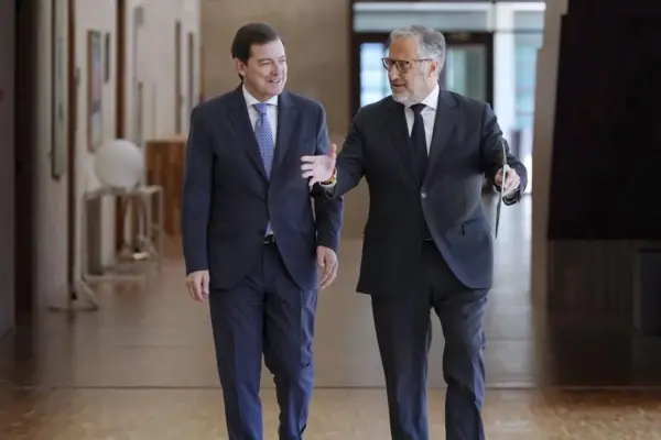 The agreement between PP and Vox in Castilla y León: lower taxes, national priority, and four years of legislature