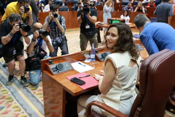 Ayuso breaks the national script of the PP by accusing Vox of using arguments with "racist overtones"