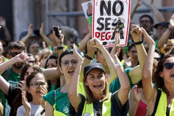 All open fronts in the indefinite strike of Valencian public education