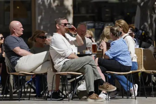 United States leads the ranking of foreign tourists in Valencia even without a direct flight