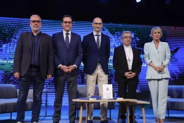 Church, unions, entrepreneurs, and the technology sector defend acting now and united against AI