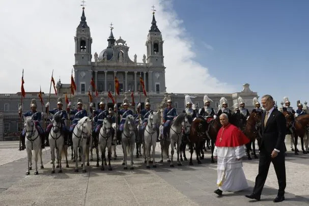 Pope Leo XIV with King Felipe VI in the Plaza de la Armería of the Royal Palace