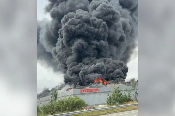 Firefighters are working with 15 units on a warehouse fire in Santa Perpètua