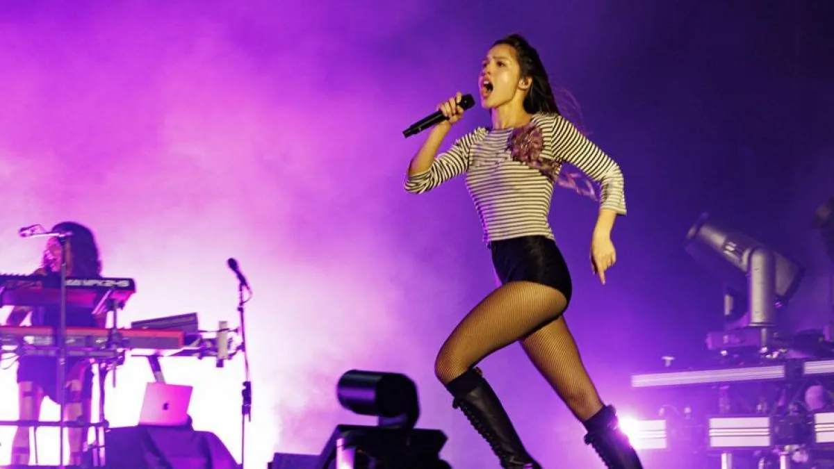 Olivia Rodrigo and Robert Smith sing together on the last night of Primavera Sound