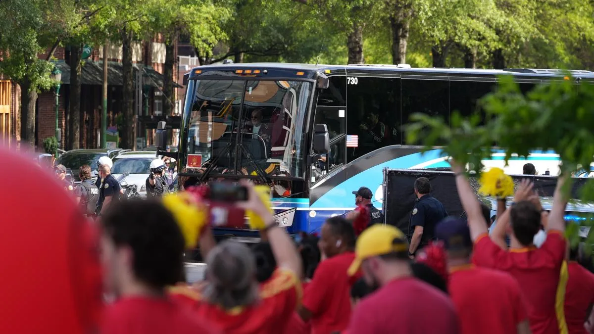 Spain's arrival in Chattanooga unleashes madness