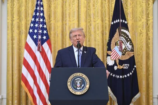 WASHINGTON (United States), 16/07/2026.- US President Donald Trump addresses the nation from the East Room of the White House in Washington, DC, USA, 16 July 2026. EFE/EPA/SAUL LOEB / POOL