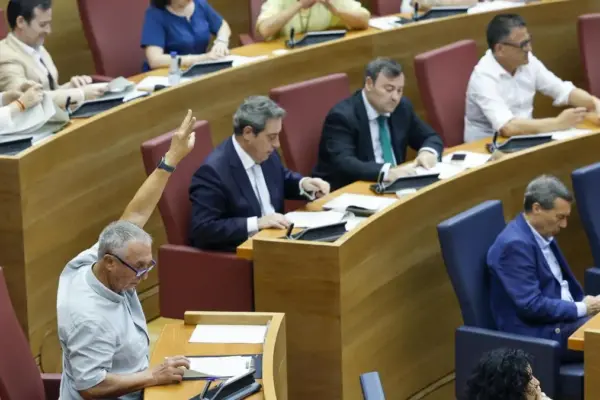 Vox clarifies to Pérez Llorca: What was approved is “a little more than the rootedness that the PP insists on”