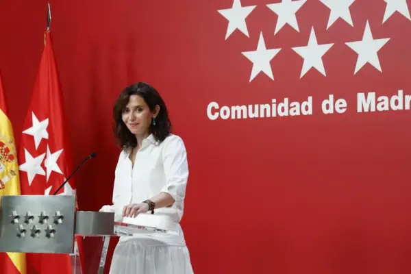 Ayuso justifies the purchase of a luxury penthouse in Chamberí to use it as a temporary office