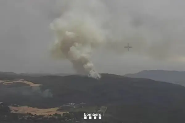 The firefighters are working on a new fire with several hotspots in Querol