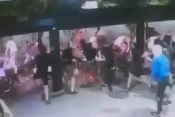 Radicals attack some fans who were watching the final in a bar in Berriozar