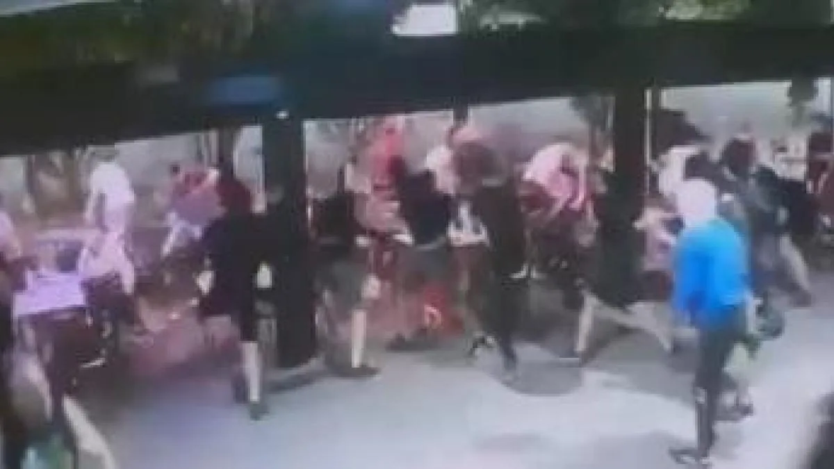 Radicals attack some fans who were watching the final in a bar in Berriozar