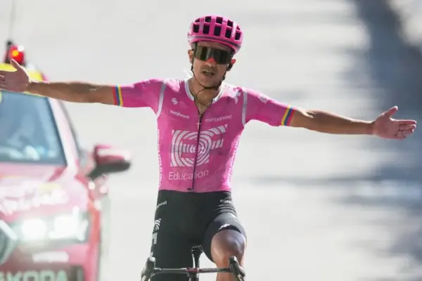 Carapaz settles an outstanding debt from the Tour on the day of peace for the favorites