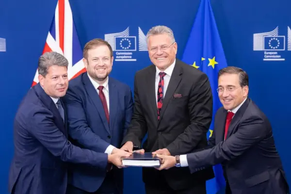 The EU and the United Kingdom seal the Gibraltar agreement that means the disappearance of the fence