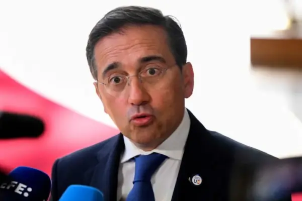 Albares reproaches the PP for its confrontational policy with neighboring countries