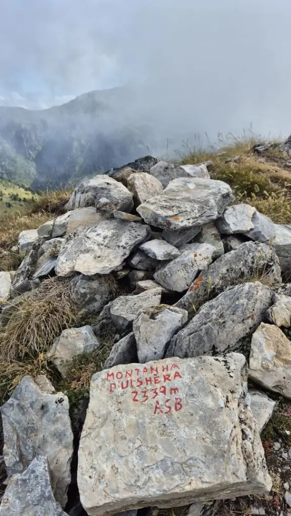 En la cima de Uishèra