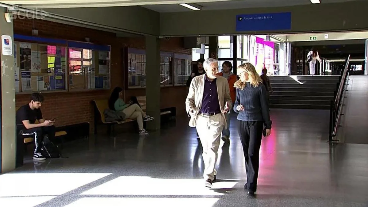 The court forces the UB to readmit the second professor removed due to the Flecha case
