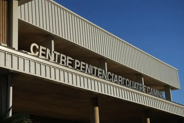 Fachada del centro penitenciario de Quatre Camins, donde estaba internado el preso que se evadió el pasado 22 de julio 