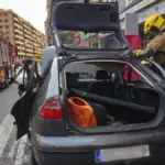 Three seriously injured and two lightly injured in a car explosion on a street in Lleida
