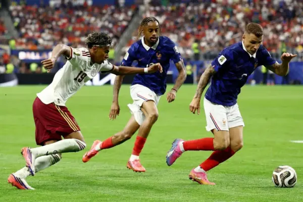 Rajoy now appeals to "good humor" after stating that the French team plays "without French players"