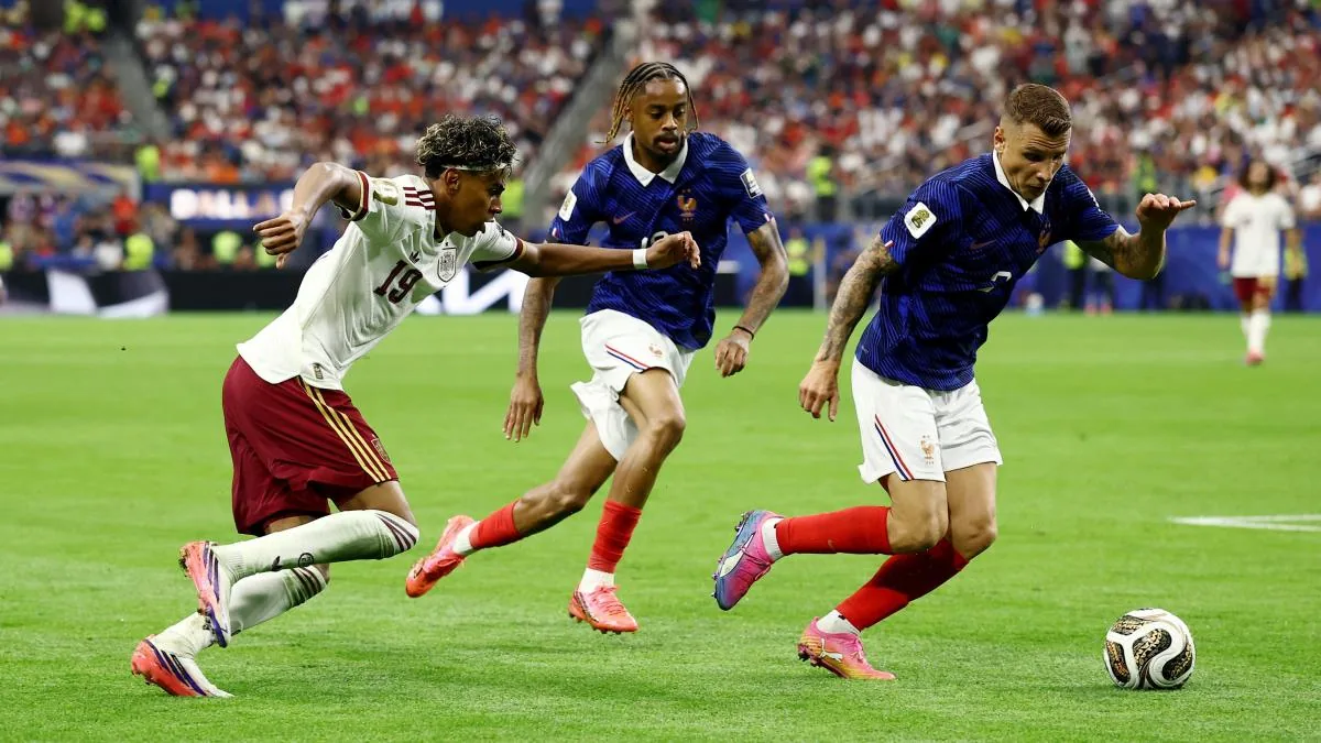 Rajoy now appeals to "good humor" after stating that the French team plays "without French players"