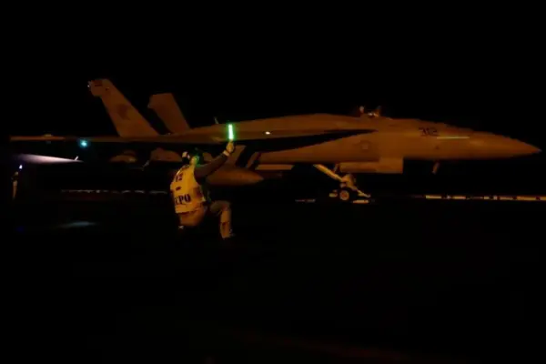 United States launches a new wave of bombings against Iran and intensifies the war